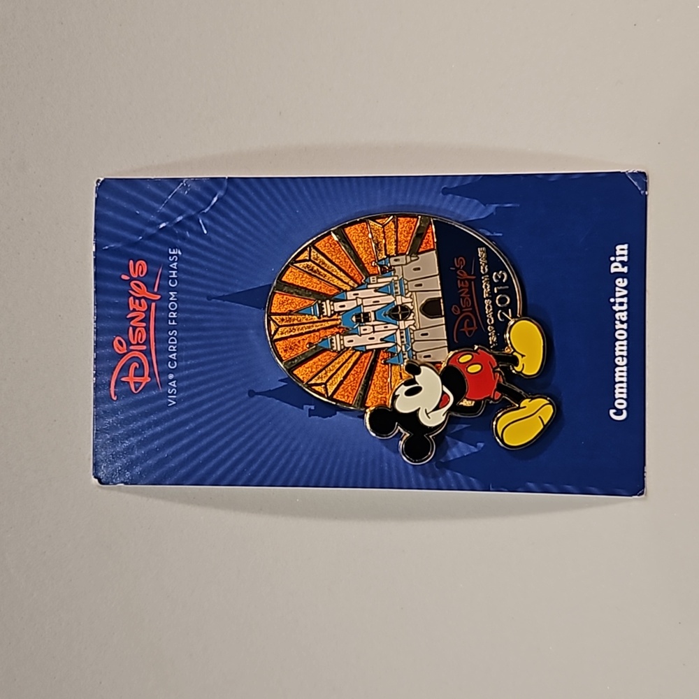 Disney Chase Visa 2013 Commemorative Pin Back Mickey